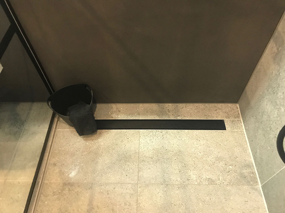 content 07b zwarte badkamer hendriks badkamers tegels sanitair sheerenberg